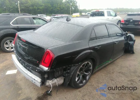 2021 Chrysler 300 300S z USA, uszkodzony, nr VIN 2C3CCABG6MH622466